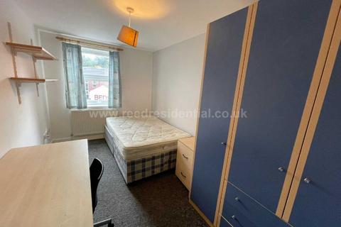 4 bedroom flat to rent, Nottingham NG7