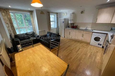 4 bedroom flat to rent, Nottingham NG7