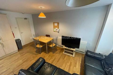 4 bedroom flat to rent, Nottingham NG7