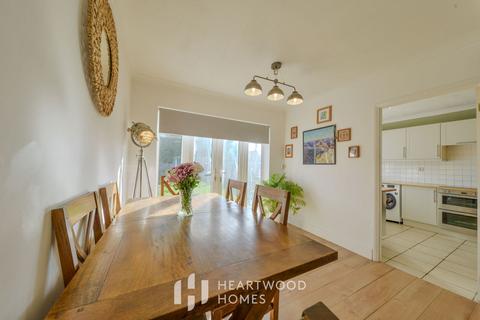 11 Gresford Close, St Albans, AL4 0UB