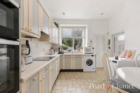 5 bedroom semi-detached house for sale, Hodford Road, London, NW11