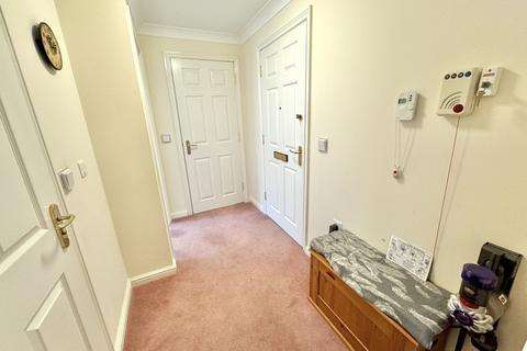 1 bedroom flat for sale, Kings Meadow Court, Lydney, GL15 5JU