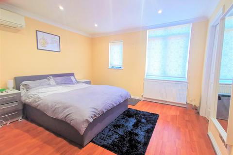 16 Five Fields Close, Watford, WD19 5BZ