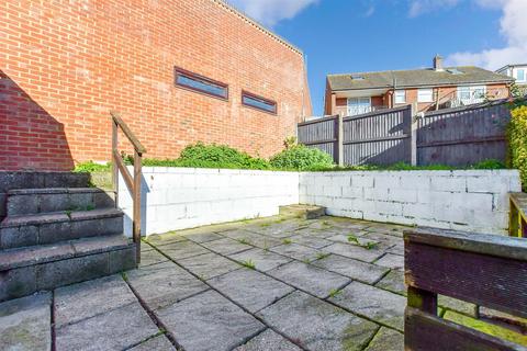 3 bedroom end of terrace house for sale, Mayfield Avenue, Dover, Kent