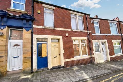 2 bedroom flat for sale, Derwent Street, Chopwell, Newcastle upon Tyne, Tyne and Wear, NE17 7HZ