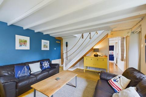 3 bedroom cottage for sale, 9 Primrose Hill, Castleton