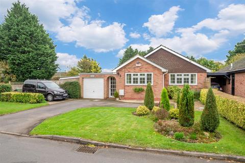 2 bedroom detached bungalow for sale, Kings Lane, Nr. Alcester B50