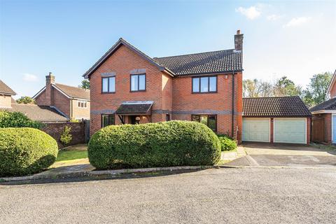 4 bedroom detached house for sale, Meare Close, Tadworth