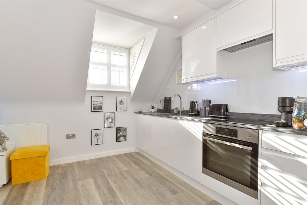 Kitchen/Lounge/ Dining Area