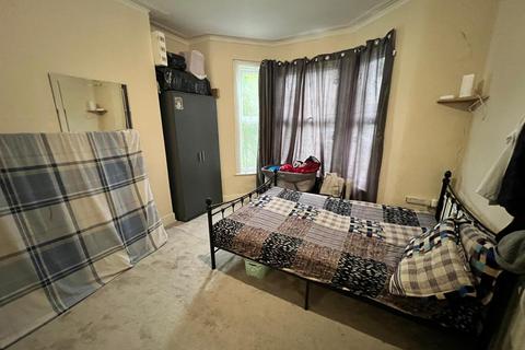 3 bedroom house for sale, Clandon Road, Ilford