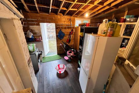 12 Clandon Road, Ilford, IG3 8BB
