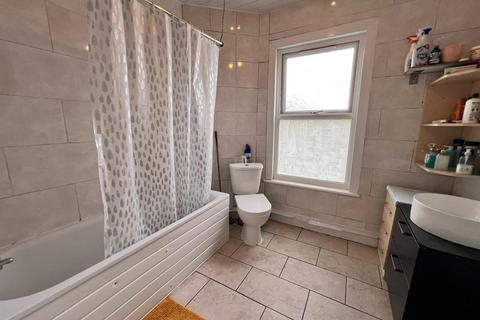 12 Clandon Road, Ilford, IG3 8BB