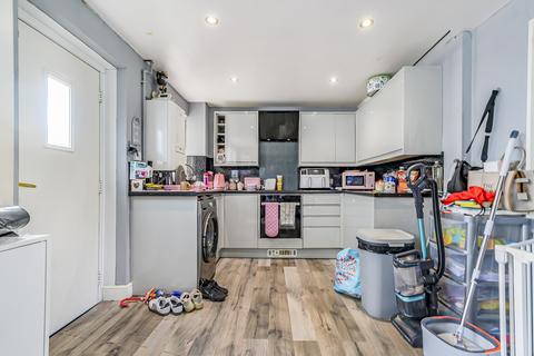 59 Hambleton Drive, Halifax, HX2 8TA