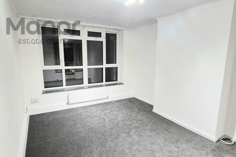 2 bedroom flat to rent - Longbridge Road, Barking, IG11 9EA
