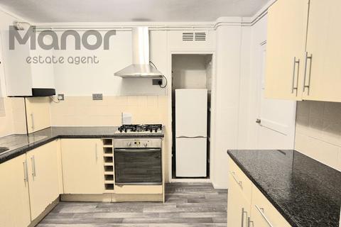 2 bedroom flat to rent, Longbridge Road, Barking, IG11 9EA