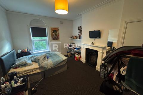 6 bedroom house to rent, Victoria Road, Leeds LS6