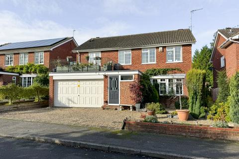 4 bedroom detached house for sale, Sandon Close, Tring HP23