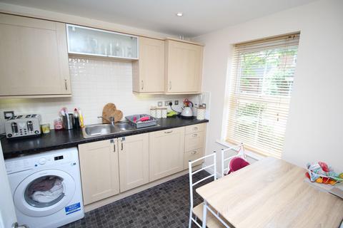 3 bedroom terraced house to rent, Enigma Place, Bletchley, MK3