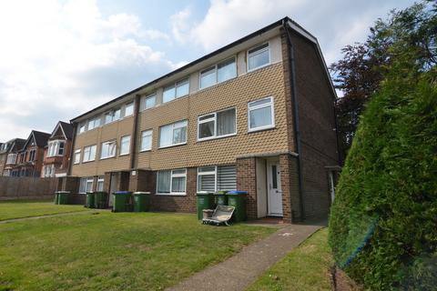 2 bedroom ground floor flat to rent, Station Road, Sidcup DA15