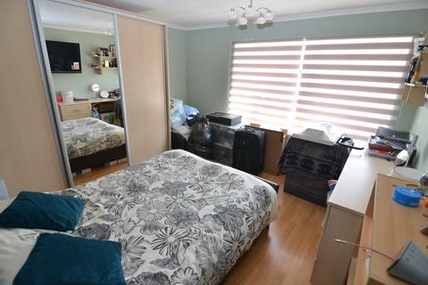 2 bedroom ground floor flat to rent, Station Road, Sidcup DA15