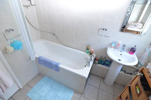 2 bedroom ground floor flat to rent, Station Road, Sidcup DA15