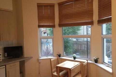 Flat share to rent, Portnall Road