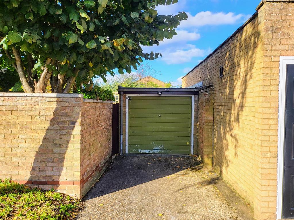 DETACHED GARAGE &amp; DRIVEWAY