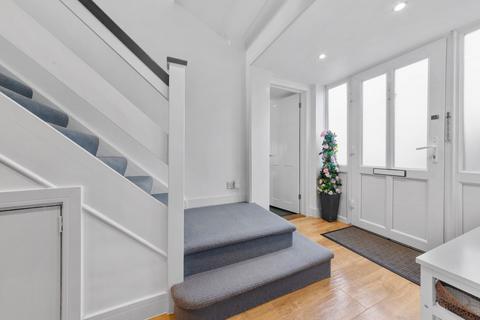 6 Brooklands, Tunbridge Wells, TN2 3AD