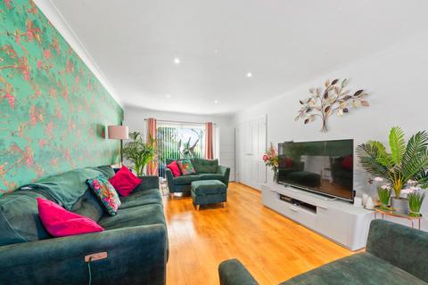 6 Brooklands, Tunbridge Wells, TN2 3AD