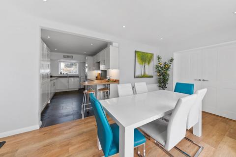 6 Brooklands, Tunbridge Wells, TN2 3AD