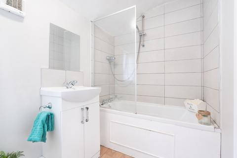 undefined, Ensuites - Allison Street West End - Student House - 26/27