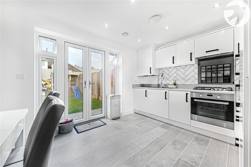 Kitchen/Dining Area