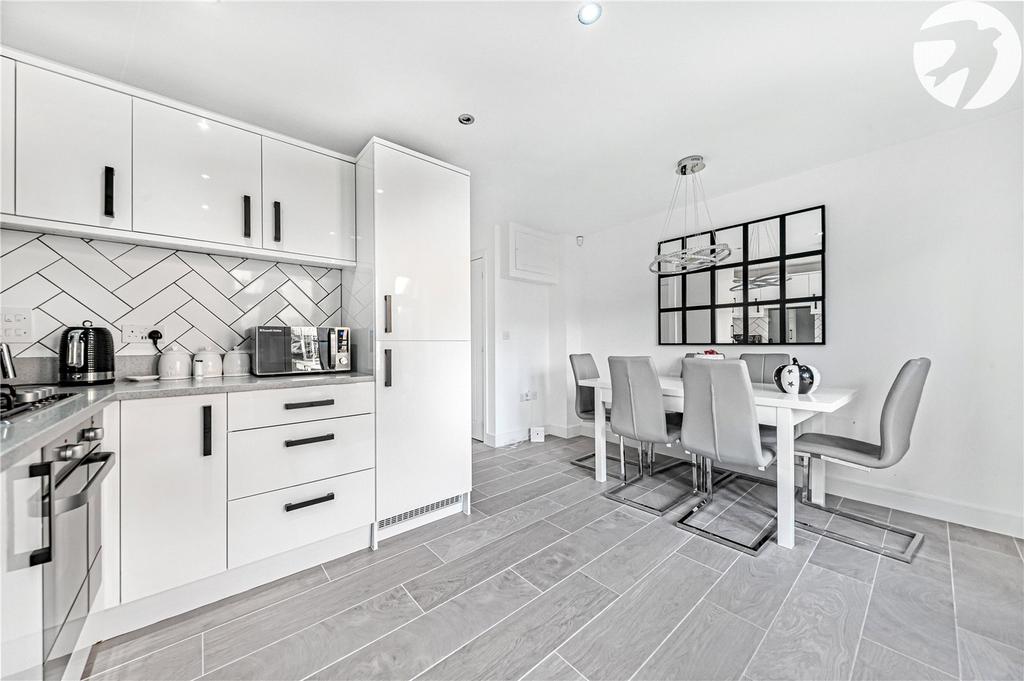 Kitchen/Dining Area