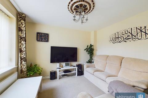 4 bedroom detached house for sale, Newhall Gardens, Bradford, West Yorkshire, BD5