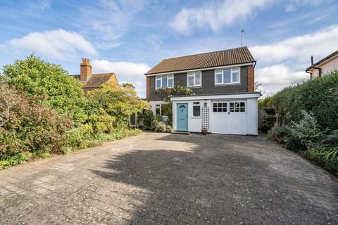 3 bedroom detached house for sale, Wentworth Close, Ripley, Woking, Surrey, GU23