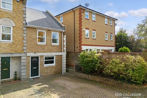 2 bedroom terraced house for sale, Vicarage Drive, Beckenham BR3