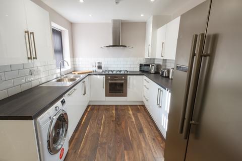 5 bedroom terraced house to rent, Empress Road, L7 8SF,