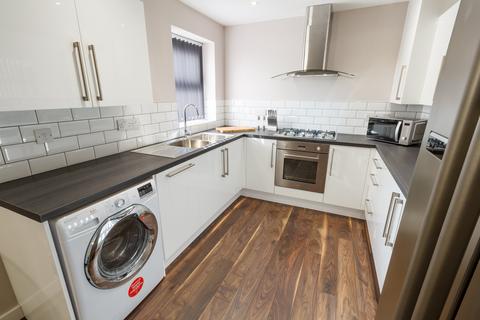 5 bedroom terraced house to rent, Empress Road, L7 8SF,