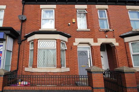 4 bedroom end of terrace house for sale, North Road, Clayton