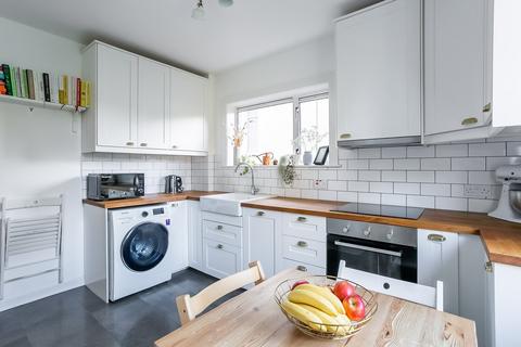 27 Roull Road, Edinburgh, EH12 7JW