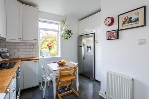 27 Roull Road, Edinburgh, EH12 7JW