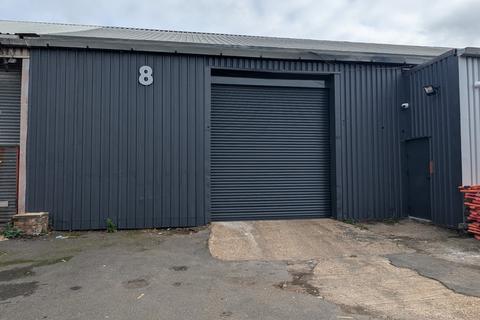 Warehouse to rent, Unit 8, Moor Park Industrial Centre, Watford, WD18 9SP