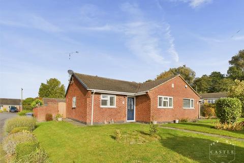 2 bedroom semi-detached bungalow for sale, Lyneham Close, Hinckley