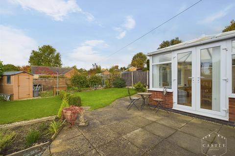 2 bedroom semi-detached bungalow for sale, Lyneham Close, Hinckley