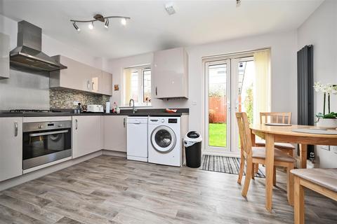 3 bedroom semi-detached house for sale, Mill Holme Fold, Apperley Bridge