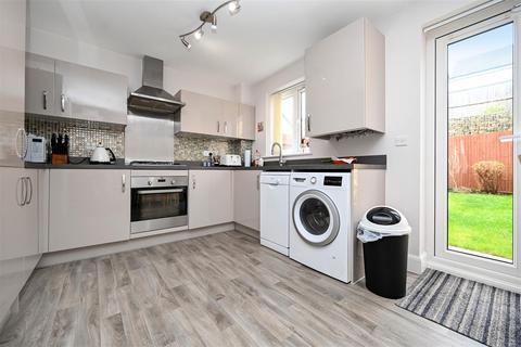 15 Mill Holme Fold, Bradford, BD10 0FA