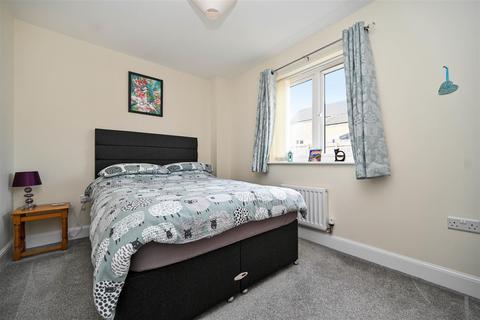 15 Mill Holme Fold, Bradford, BD10 0FA