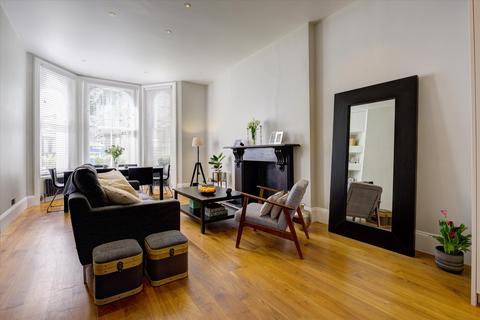 1 bedroom flat for sale, Strathmore Gardens, London, W8