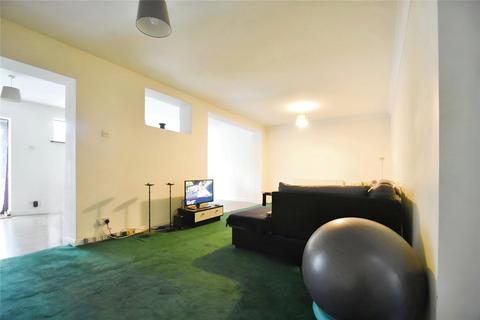 3 bedroom terraced house to rent, Keir Hardie Way, Barking, IG11