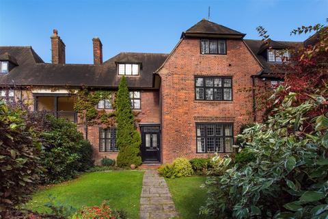 6 bedroom terraced house for sale, Heath Close, NW11